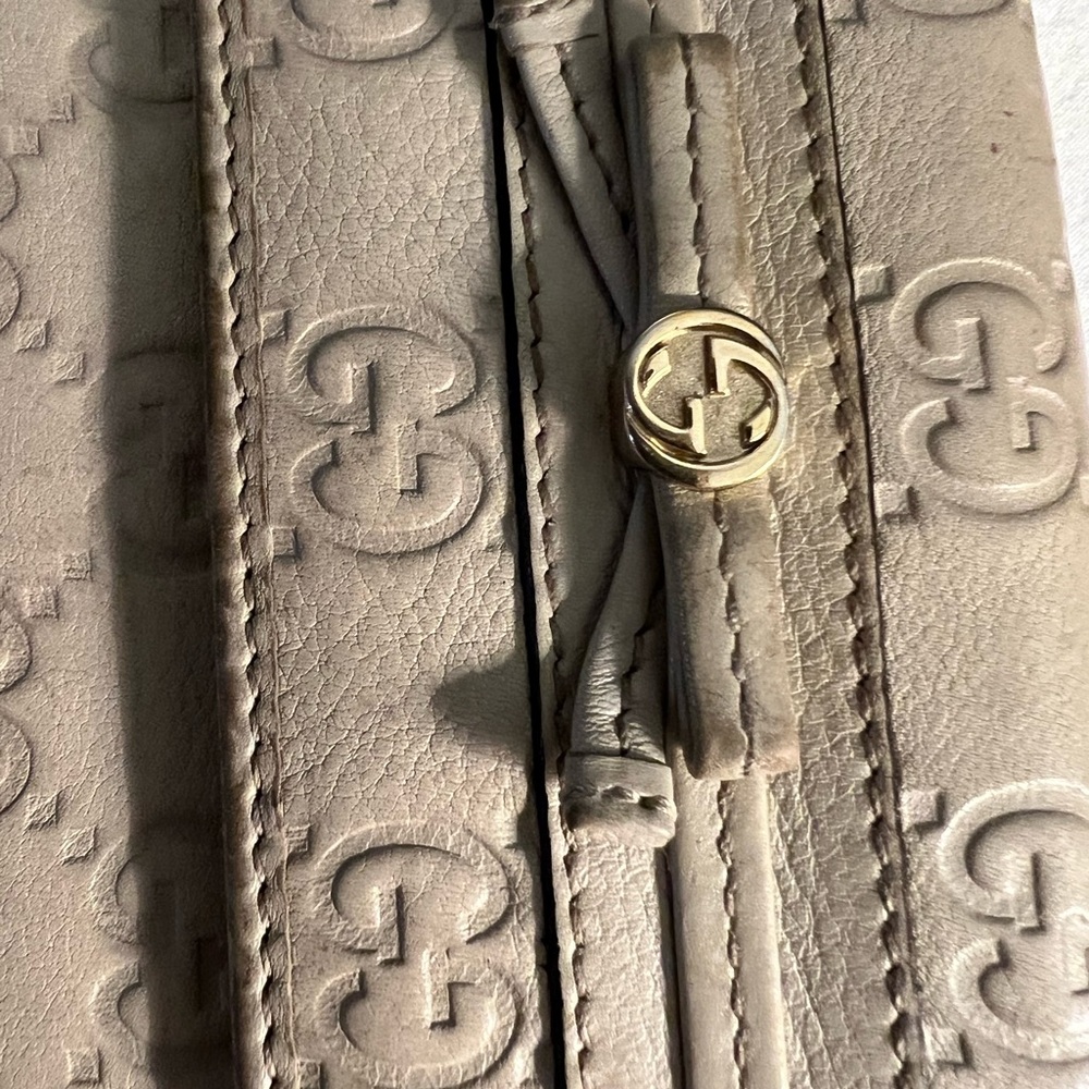Gucci billfold wallet in great condition Embossed Leather Accessory - Picture 5 of 7